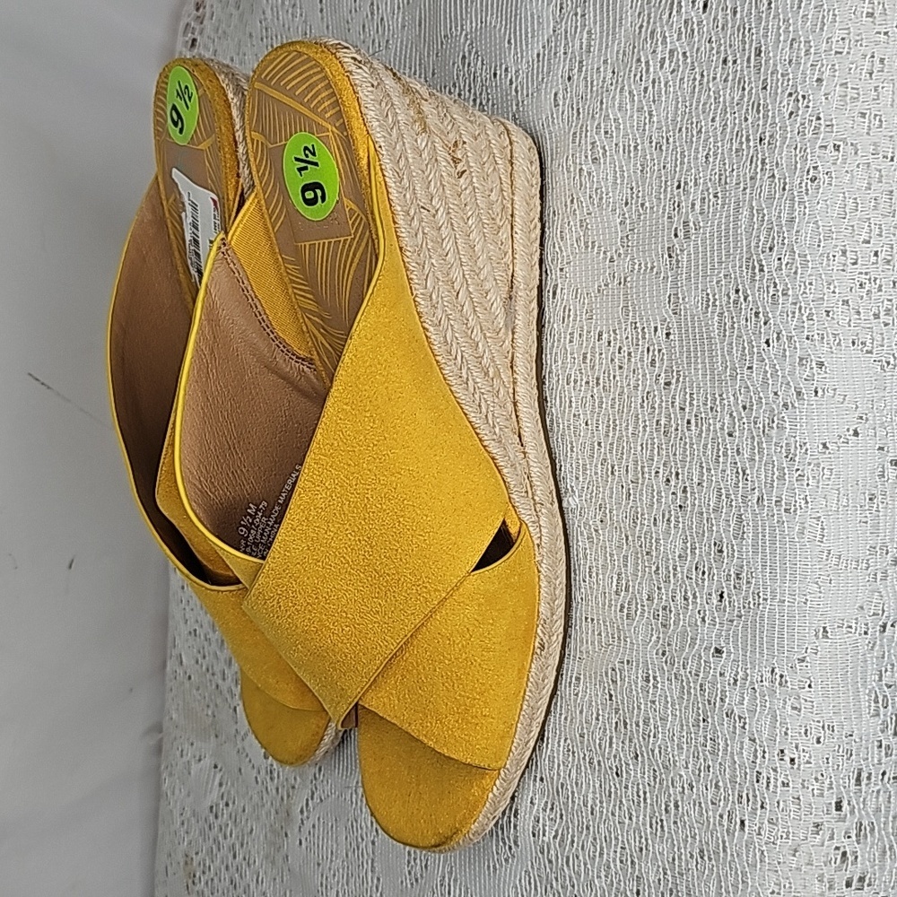 NWOT Andrew Geller Kimber yellow espadrille memory foam slip on wedges sz 9.5 - Picture 4 of 8